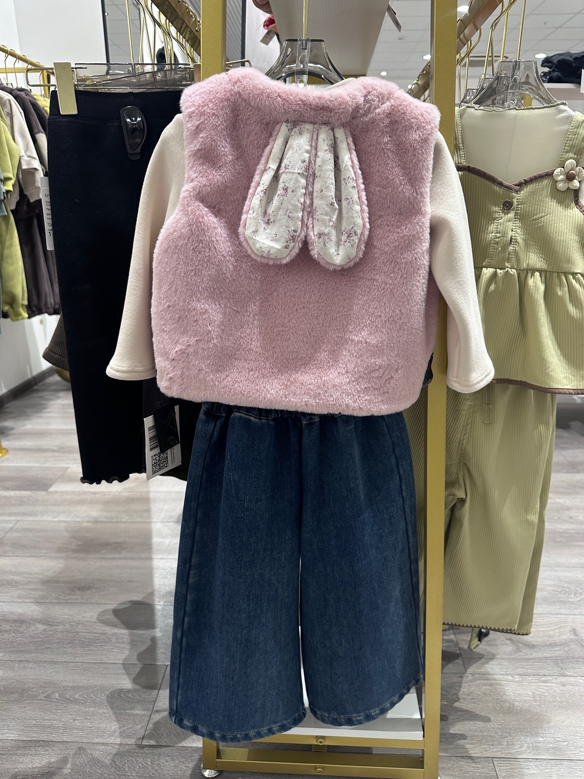 Детский комплект с жилетом и заячьими ушками(розовый)