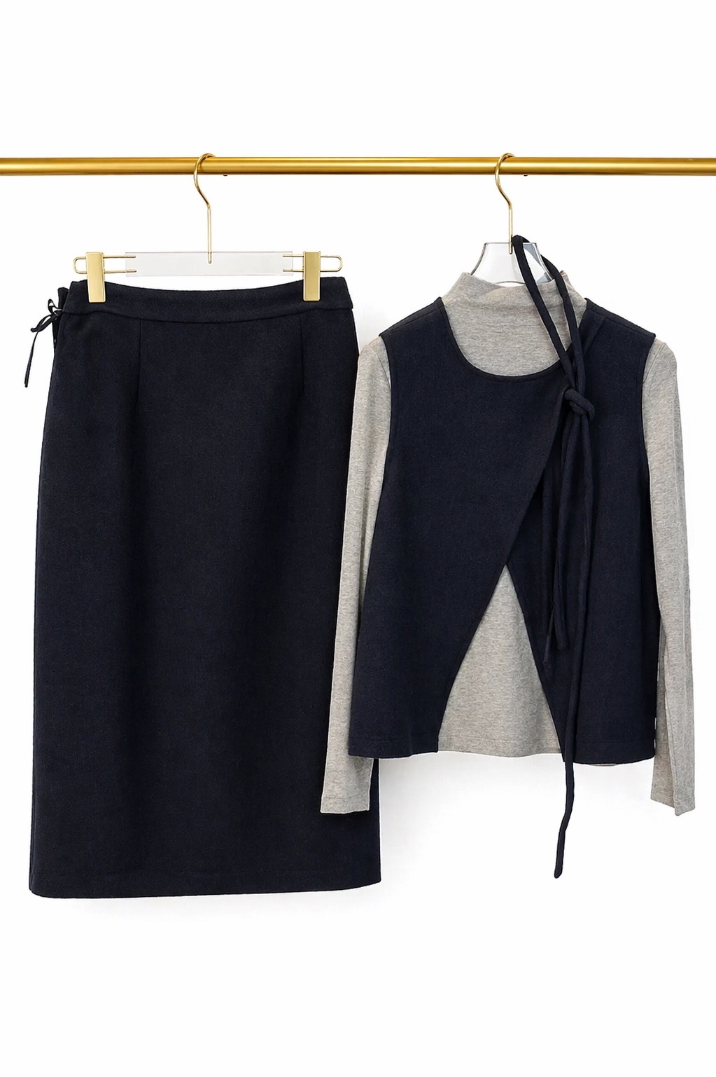 Костюм с жилетом и юбкой (тёмно-синий/чёрный)