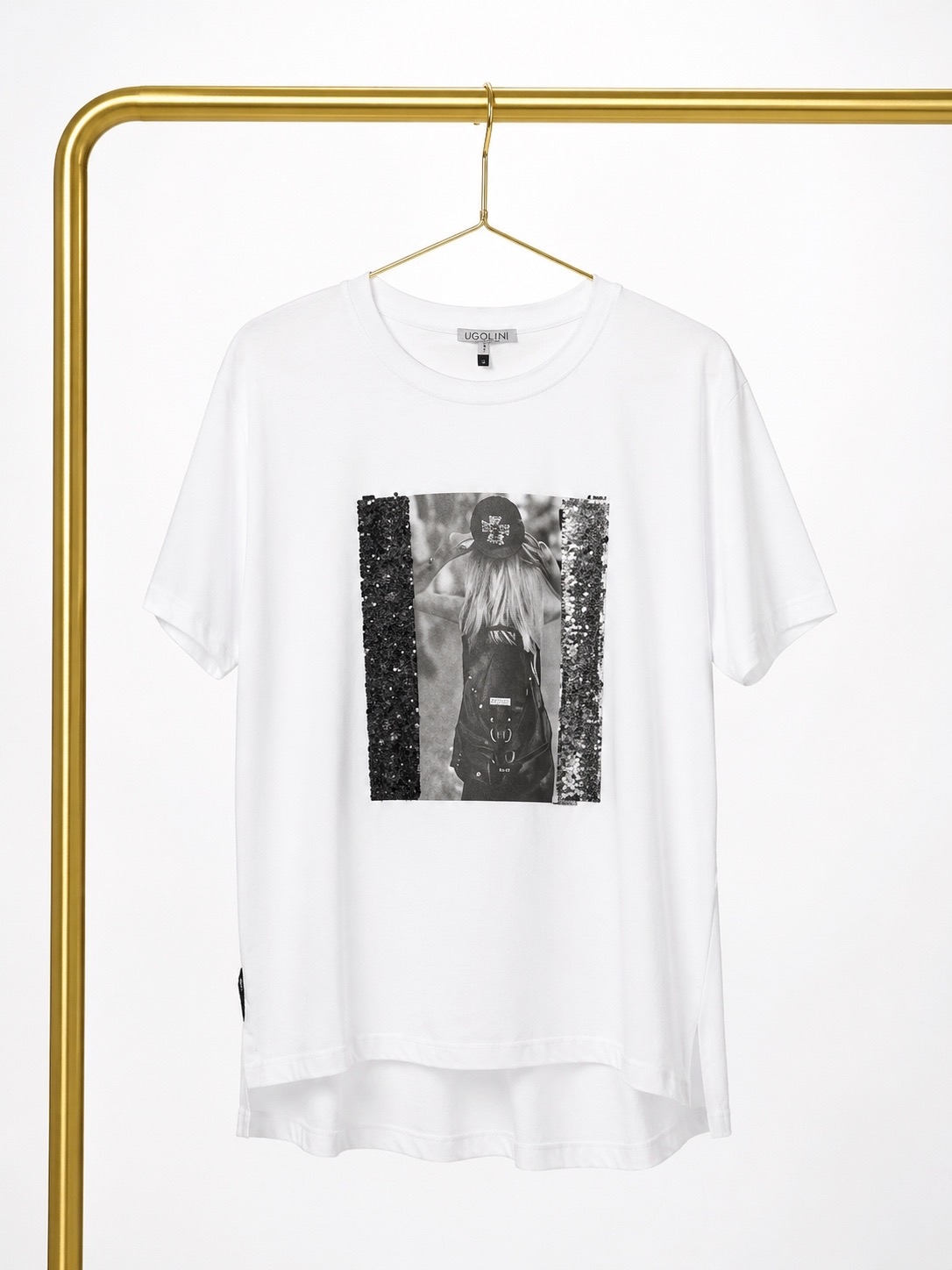 Футболка с декором (пайетки)