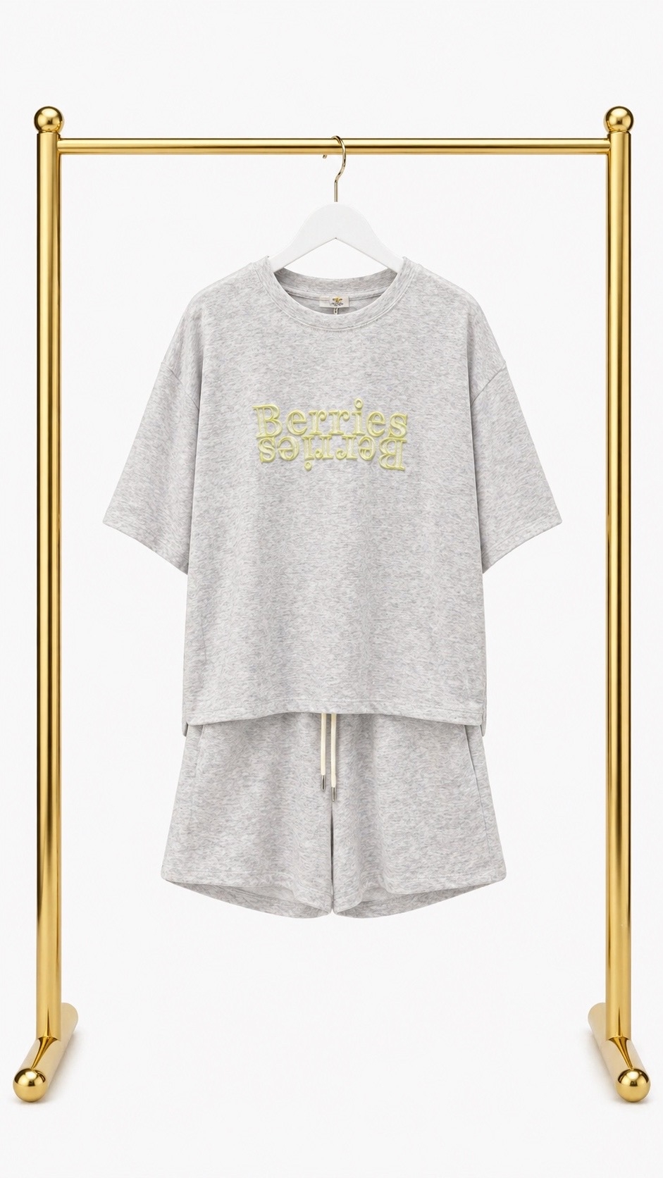 Спортивный костюм с шортами