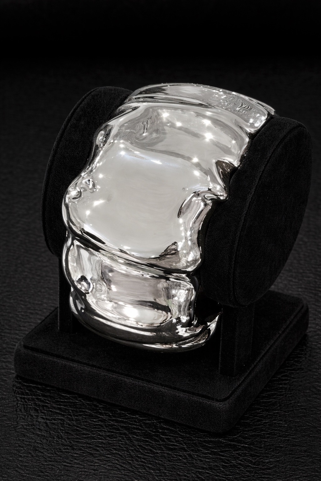 Браслет серебряный sculptural