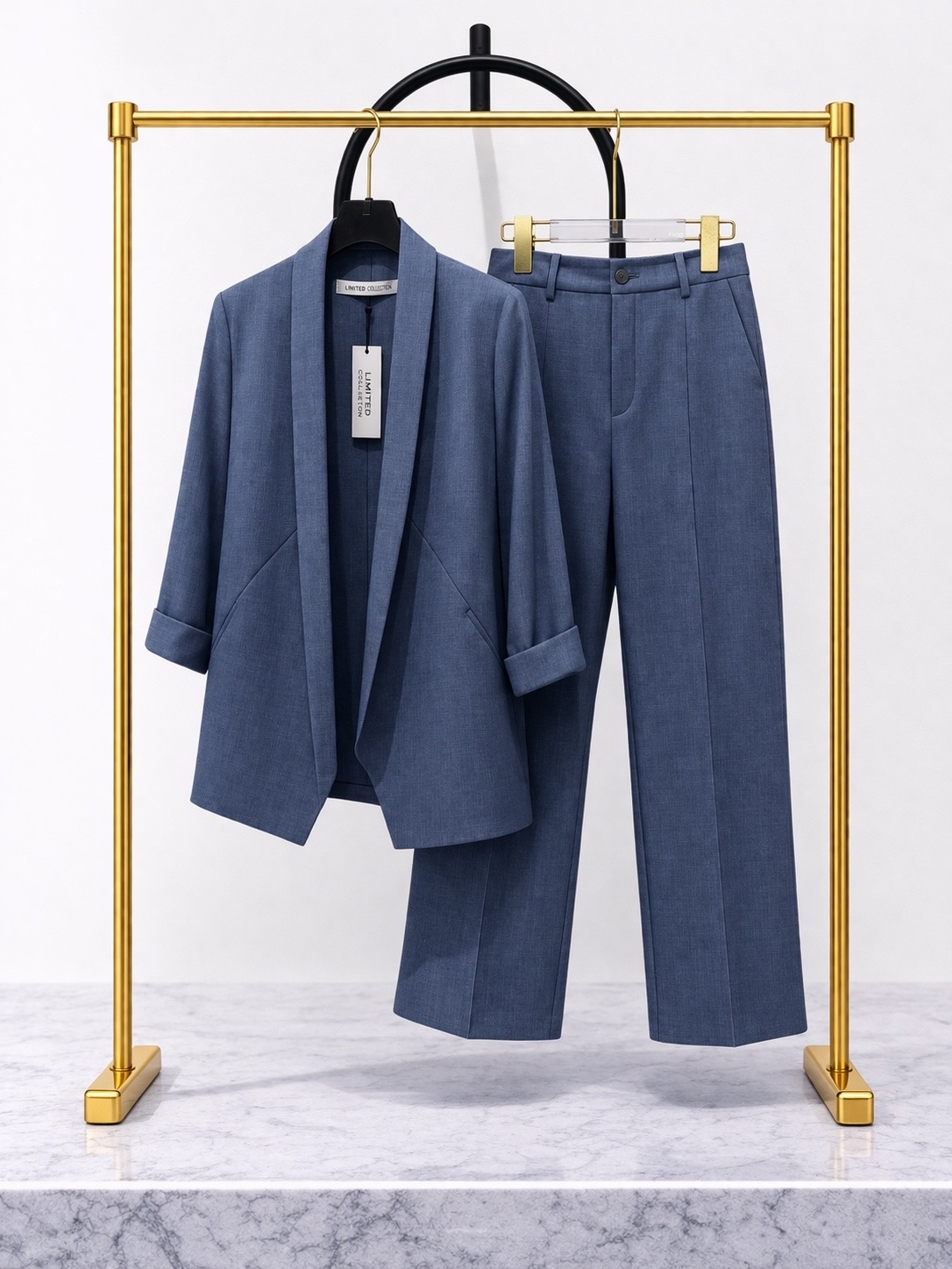 Женский костюм (жакет + брюки)